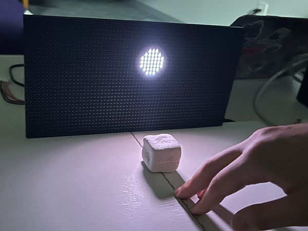 ユーザの手の動きに追従する動的な影の制御手法に関する研究 のサムネイル