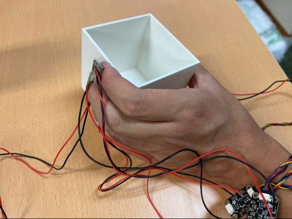 爪上振動提示による重量感覚変調 のサムネイル